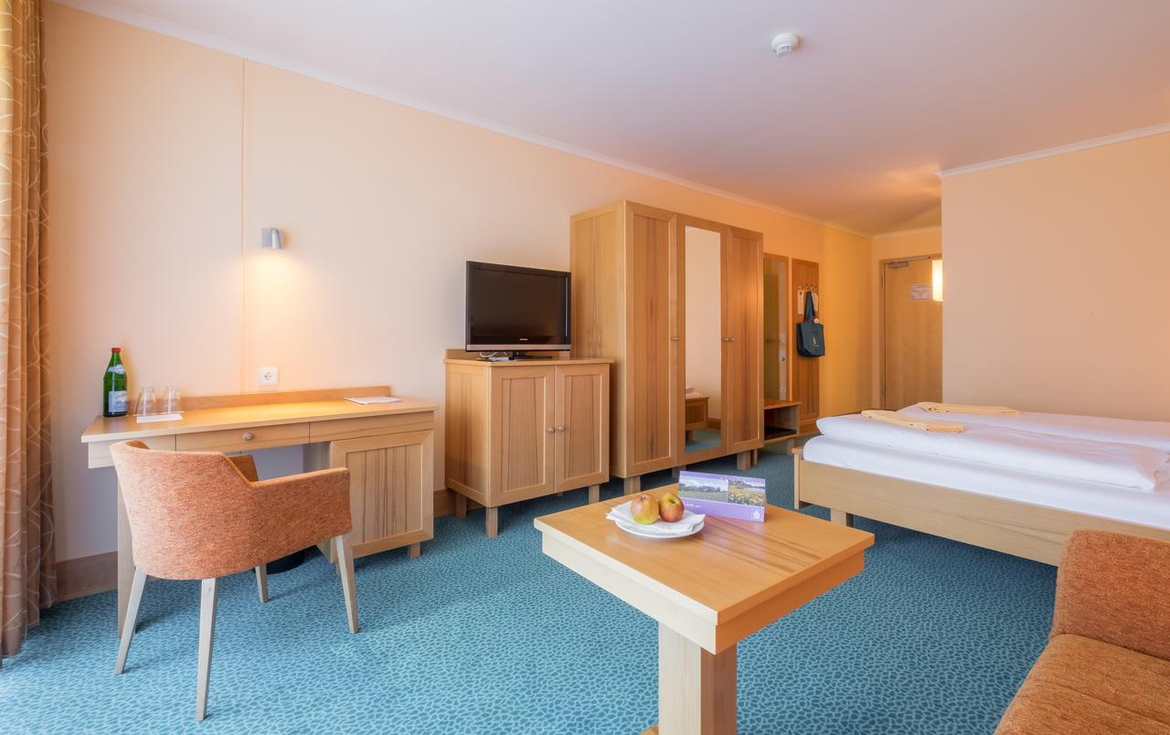Kurzentrum Waren Waren  Extérieur photo